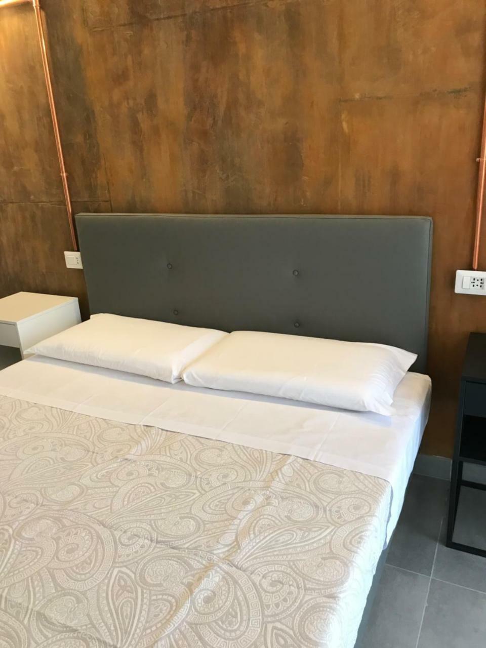 Joy Rooms Milan Bilik gambar