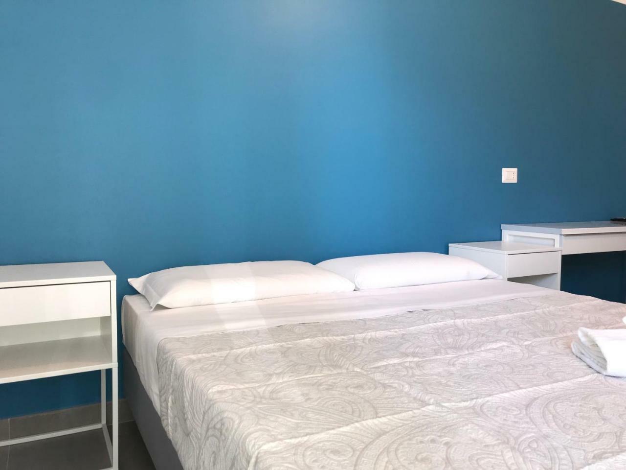 Joy Rooms Milan Bilik gambar